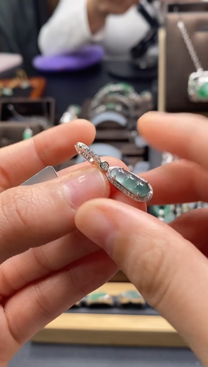 颈饰银S925镶嵌翡翠17939