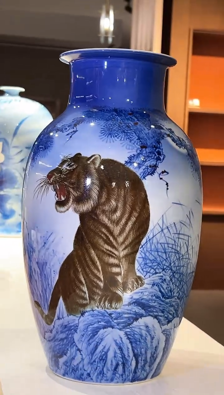 【闪购商品】其他景德镇陶瓷虎啸山河赏瓶