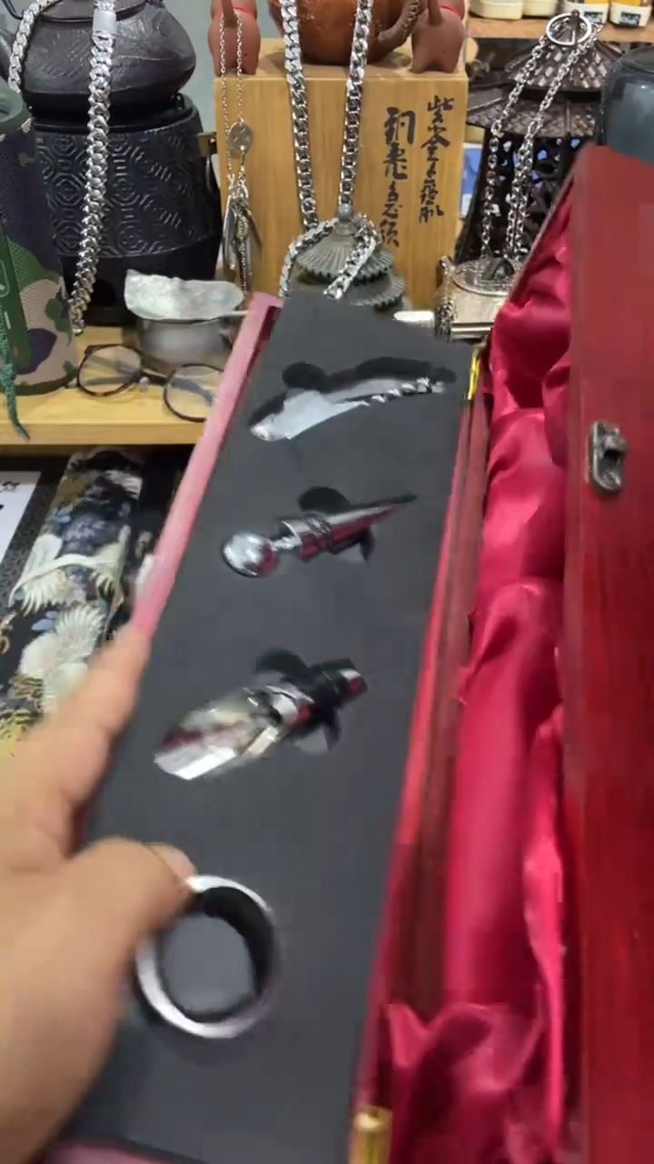 瓷片闪购商品  如图所示