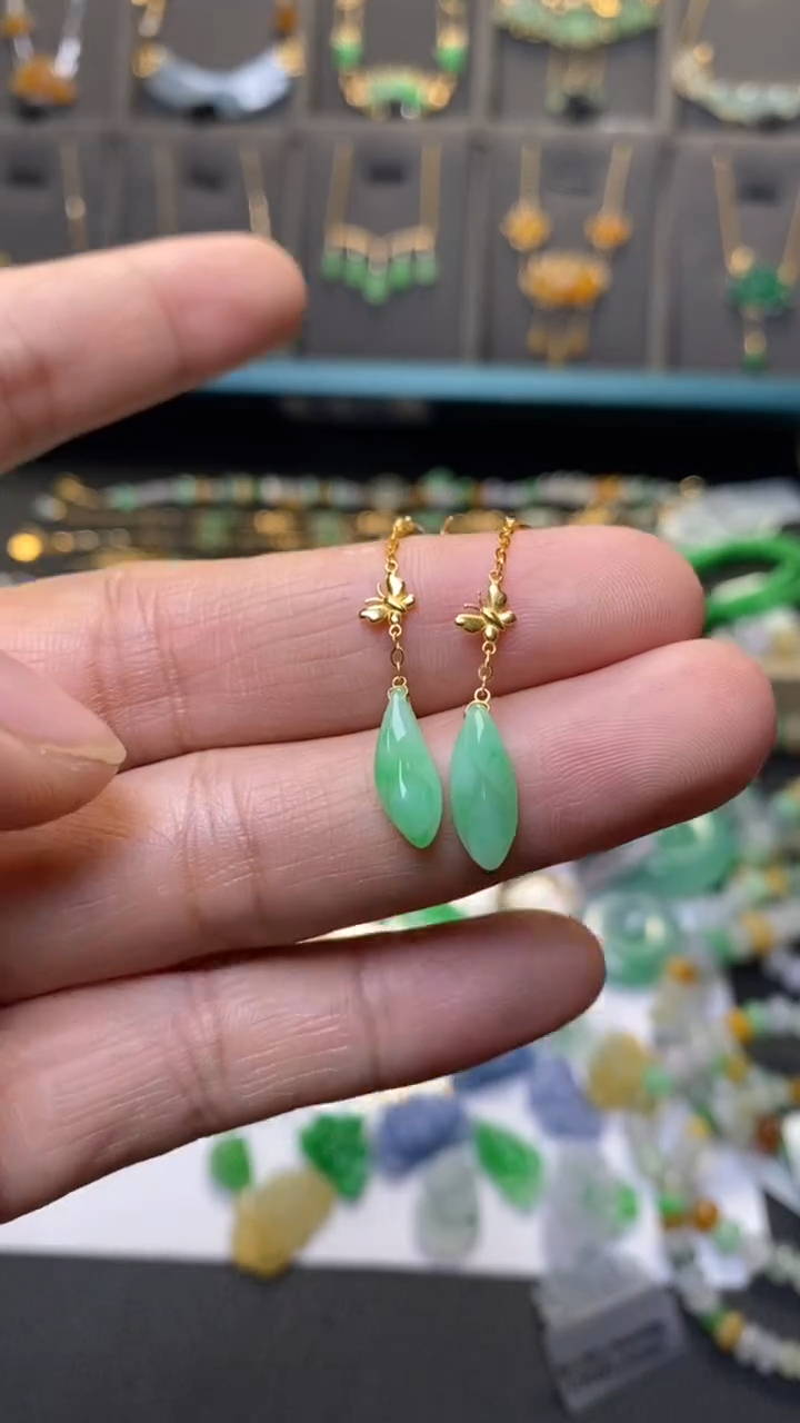 颈饰18K金镶嵌翡翠40303