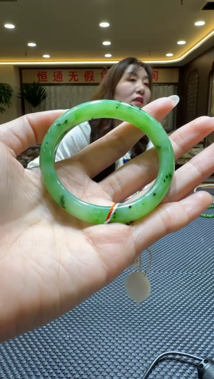 颈饰未镶嵌和田玉手镯56