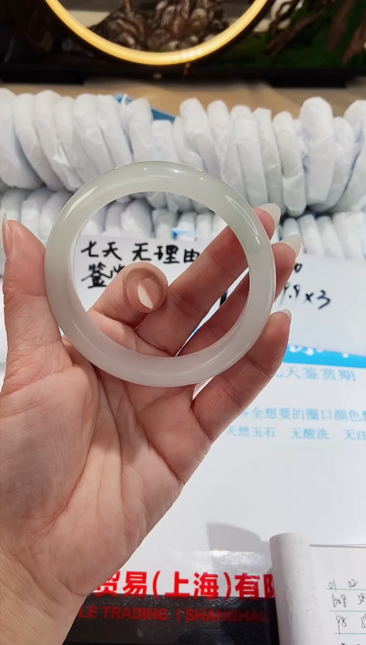 【闪购商品】石英质玉手镯未镶嵌100-61