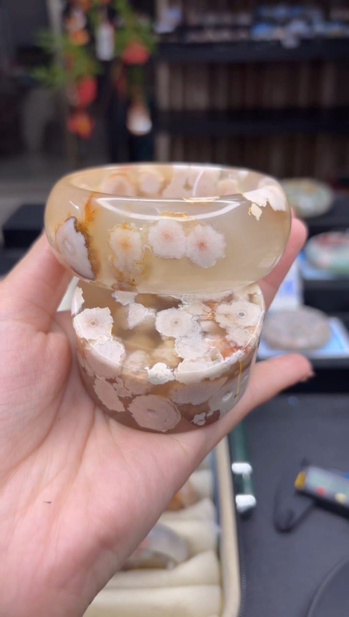 【闪购商品】石英质玉手镯未镶嵌65（61圈赠送镯心）