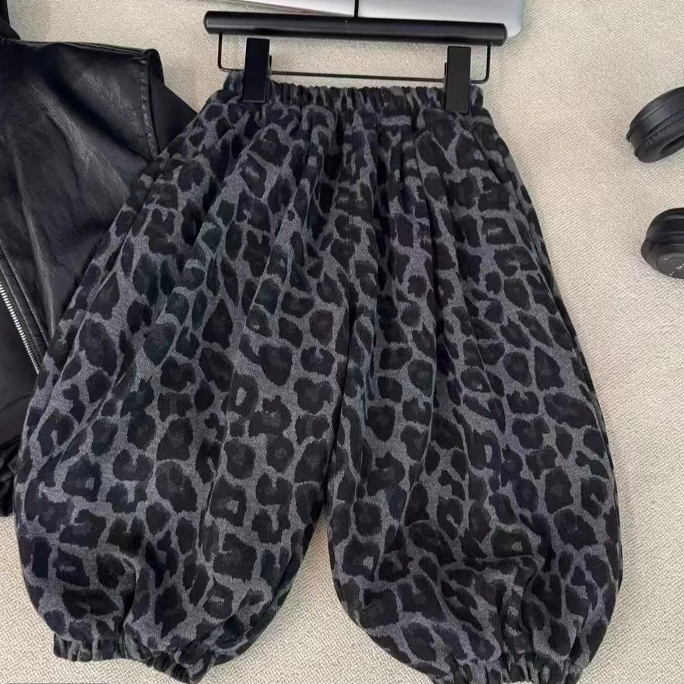 儿童春秋豹纹裤子2025新款男女宝宝休闲宽松洋气时髦百搭卫裤外穿