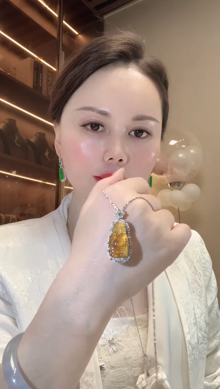 【闪购商品】翡翠吊坠(不含链)18K金镶嵌C11