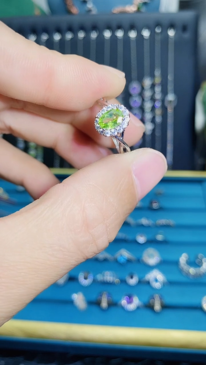 【闪购商品】橄榄石戒指银S925镶嵌1121