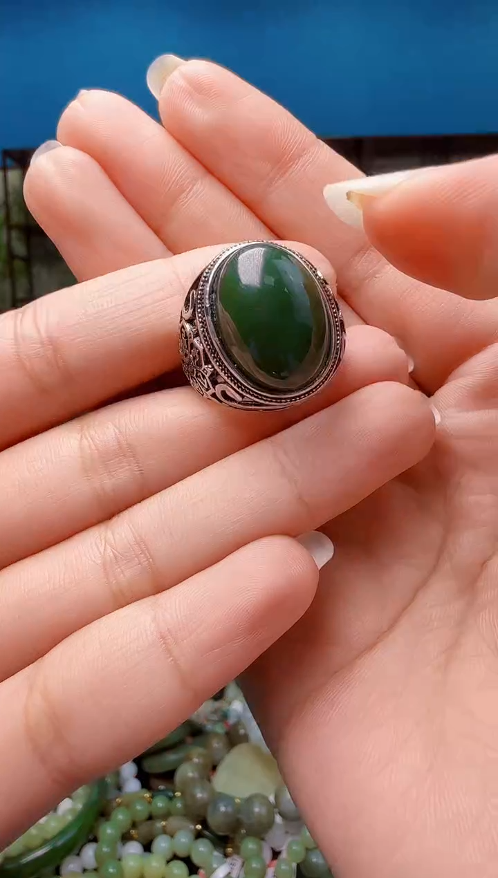 颈饰未镶嵌和田玉1