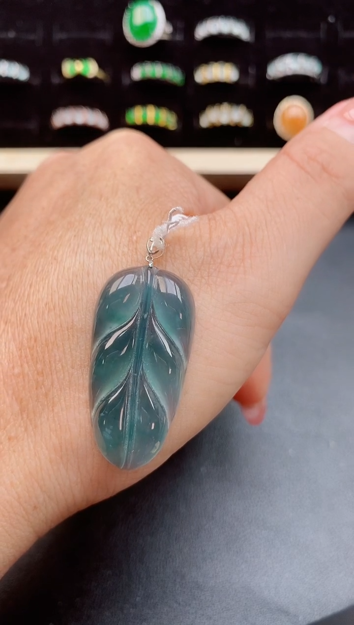 【闪购商品】翡翠颈饰18K金镶嵌12121