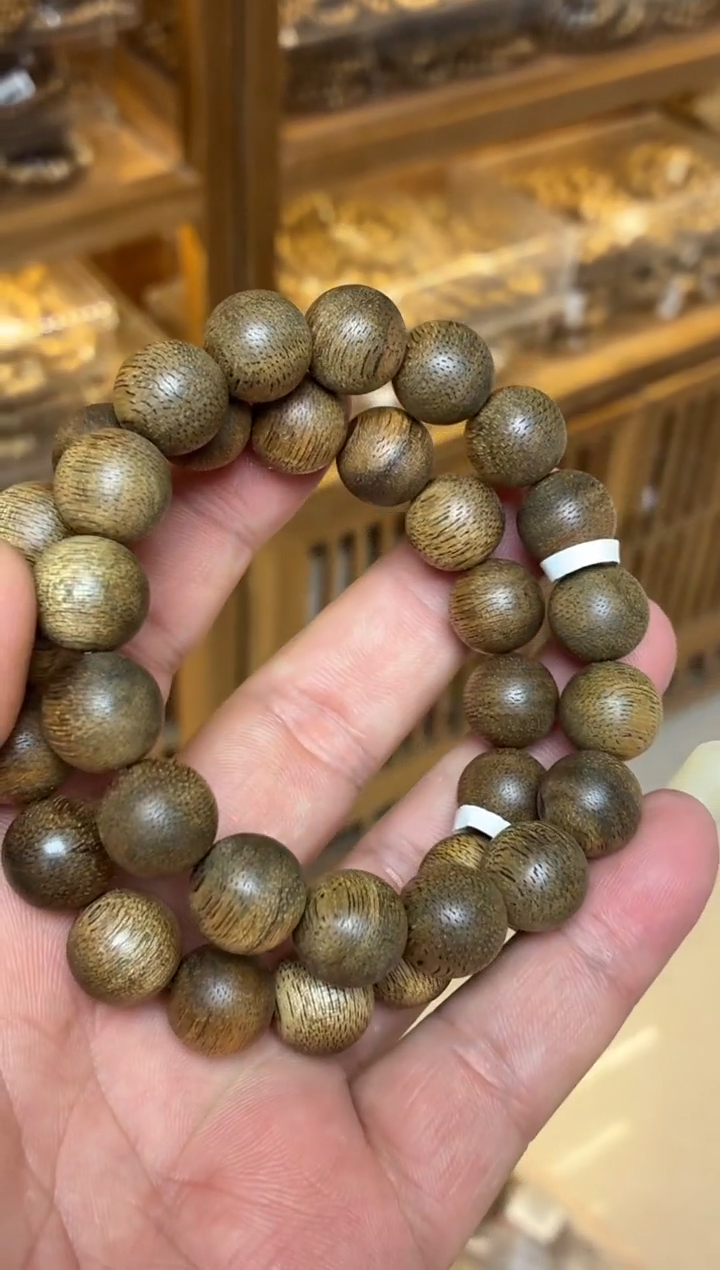 沉香手串 文莱圆珠单圈1.3多样性发其一