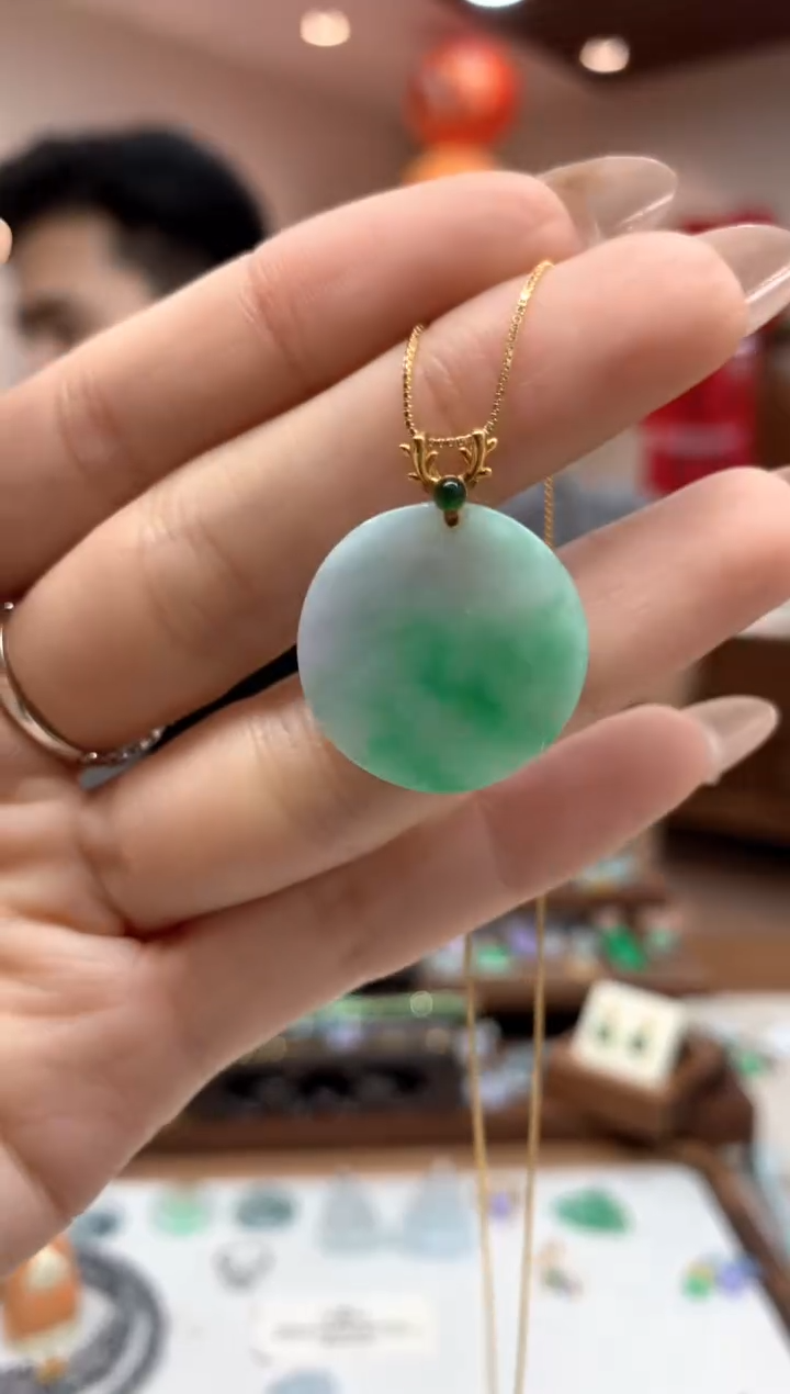 【闪购商品】翡翠吊坠(不含链)18K金镶嵌无事牌