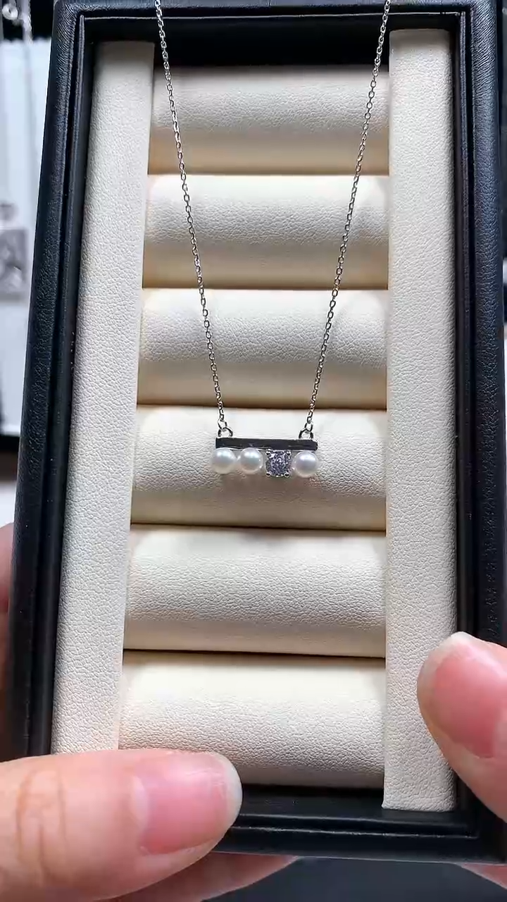 【闪购商品】海水珍珠颈饰银S925镶嵌海水珍珠3珠平衡木款套链