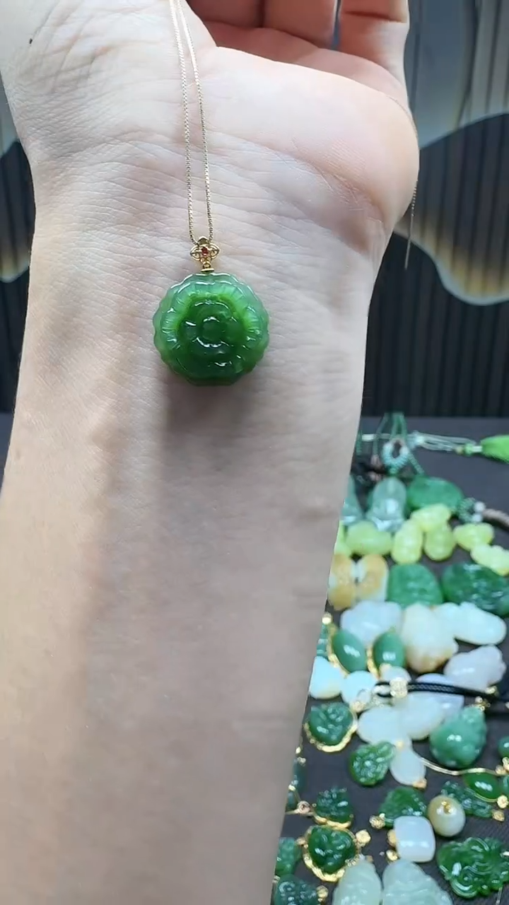 和田玉18K金镶嵌吊坠(不含链)1