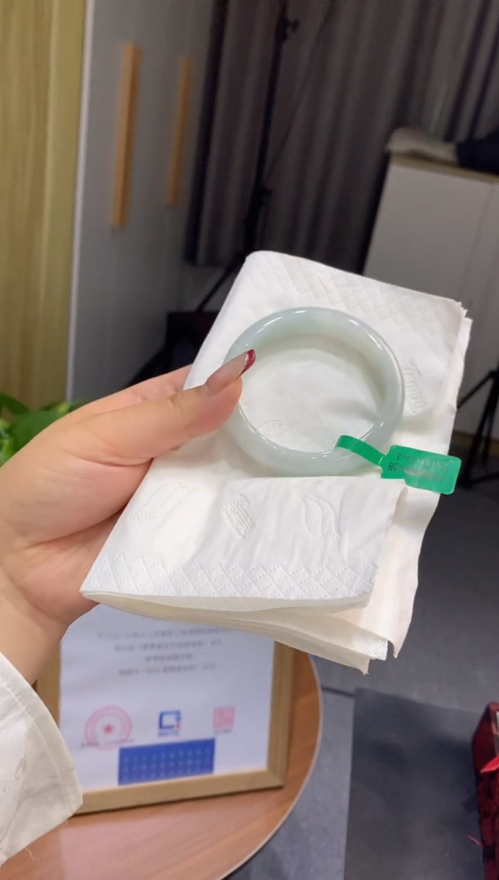 【闪购商品】翡翠手镯未镶嵌00008770