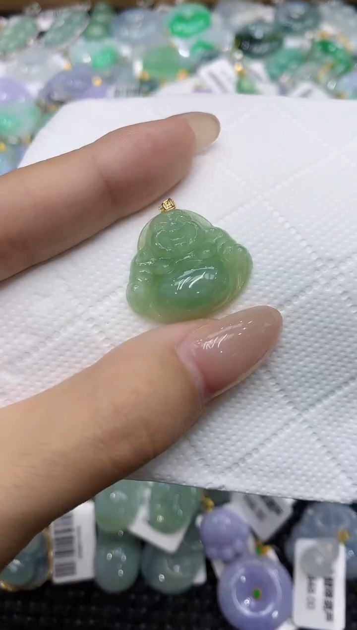 翡翠18K金镶嵌颈饰111111111111