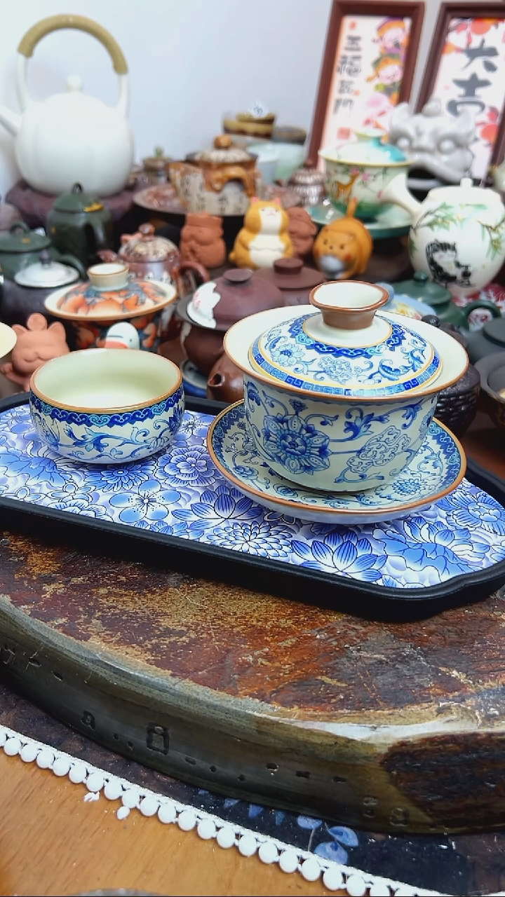 【 茶瓷物语】缠枝莲盖碗送茶盘