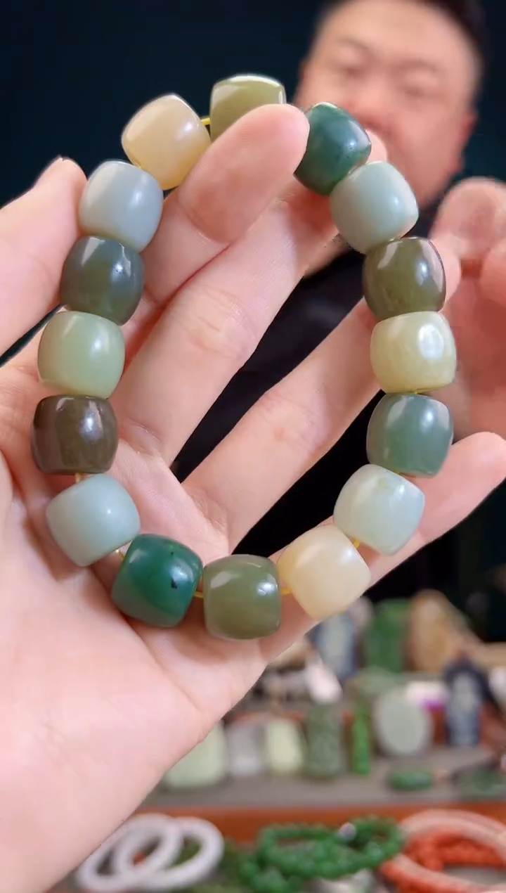 颈饰未镶嵌和田玉一物一证 拍一单发一个