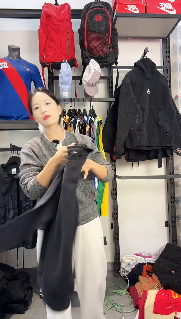 209编码 瑕疵款直播间过款为准 尺码180