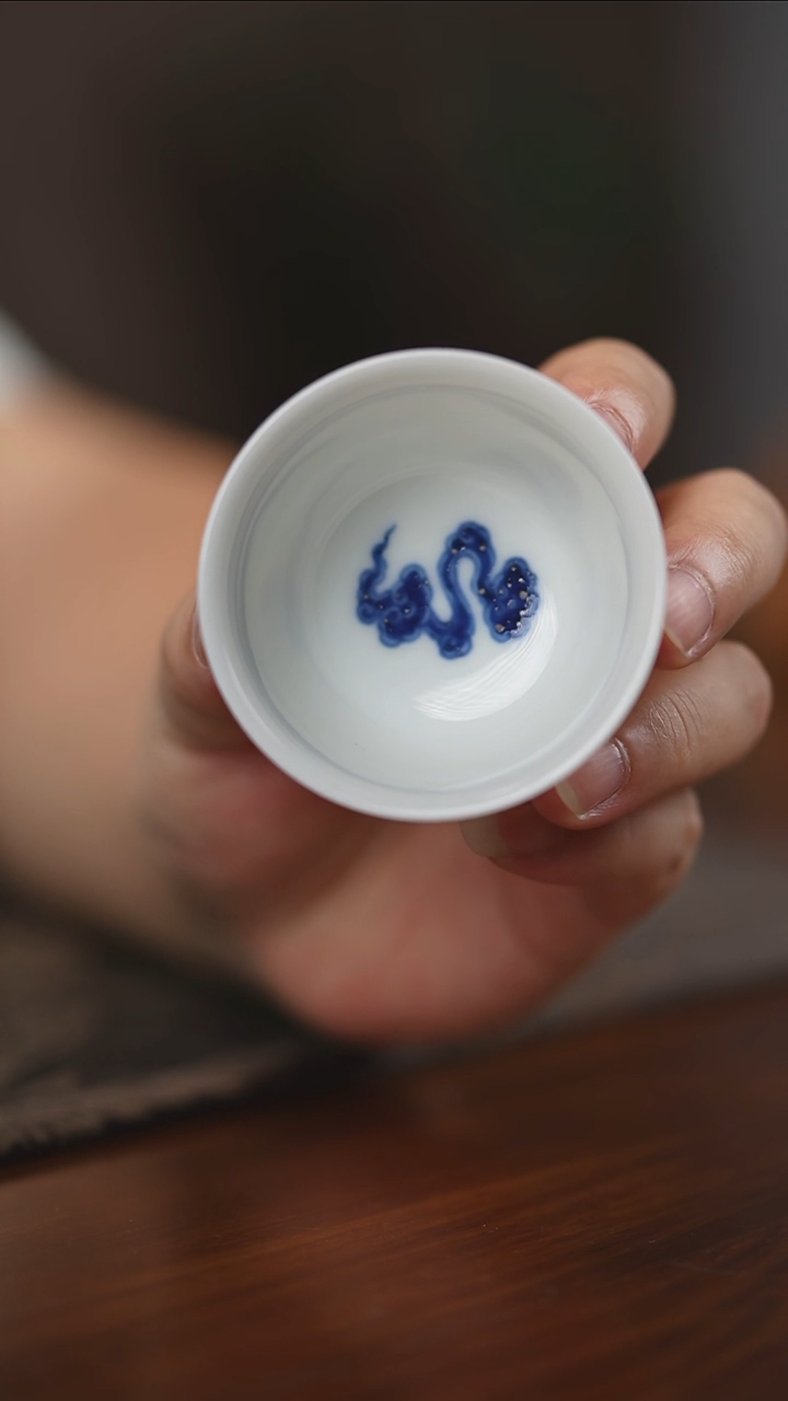 平生一盏柴窑如意祥云杯