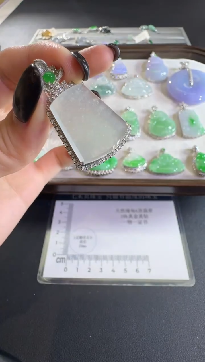 吊坠(不含链)18K金镶嵌翡翠【源头工厂】钻石镶嵌