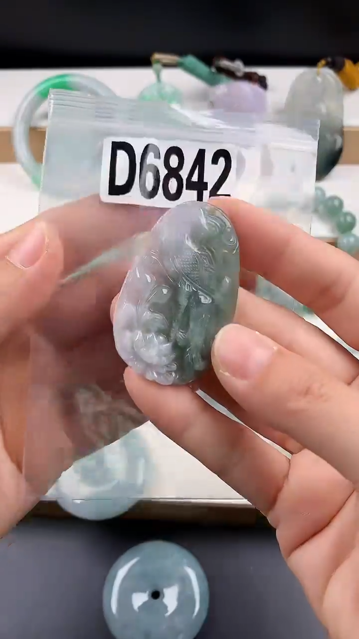 颈饰未镶嵌翡翠天然翡翠吊坠挂件