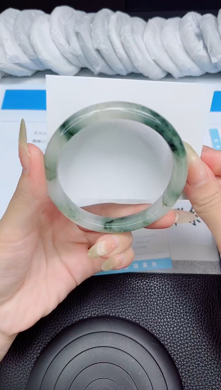 石英质玉手镯未镶嵌137-64.8