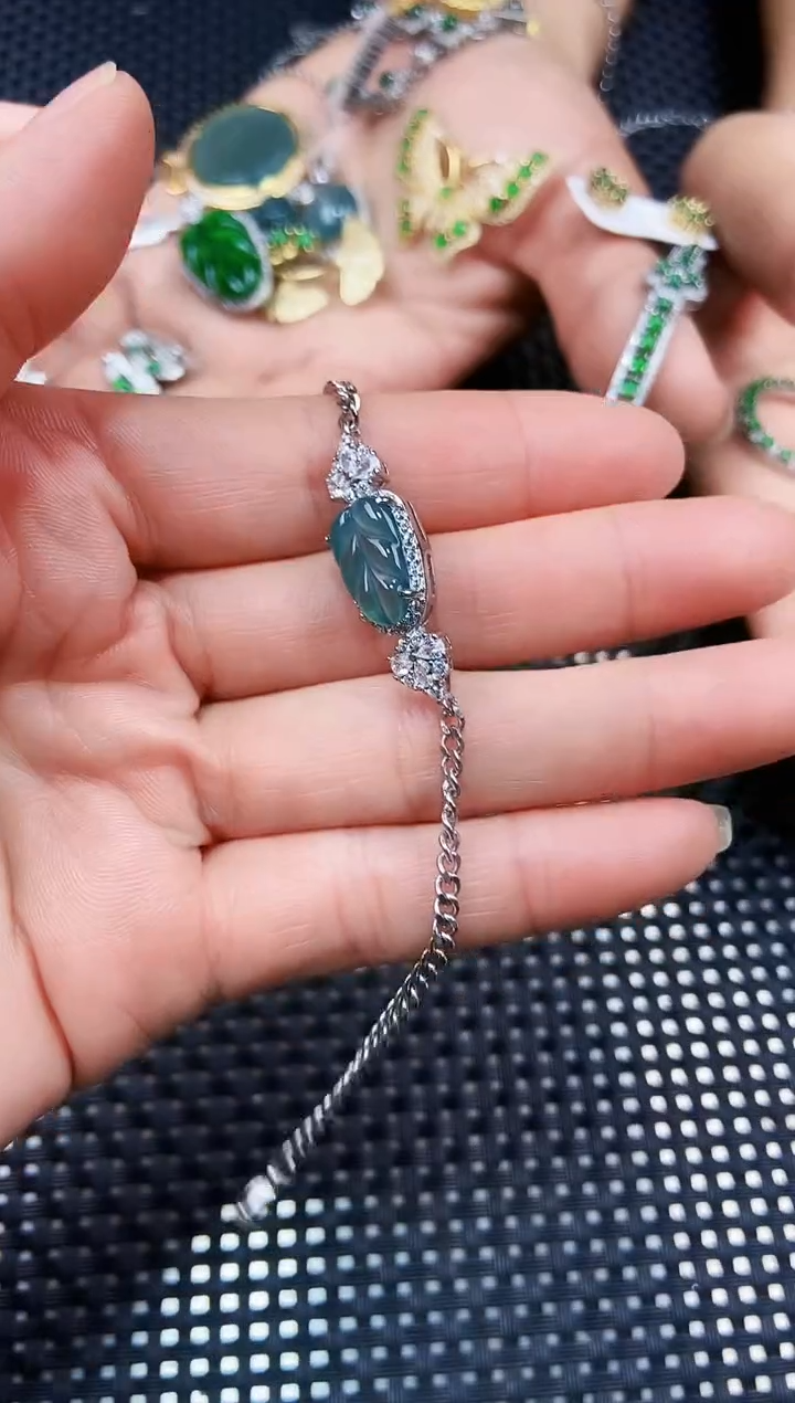 【闪购商品】翡翠手链未镶嵌11111111