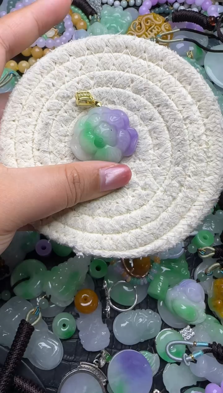 颈饰未镶嵌翡翠天然缅甸翡翠吊坠