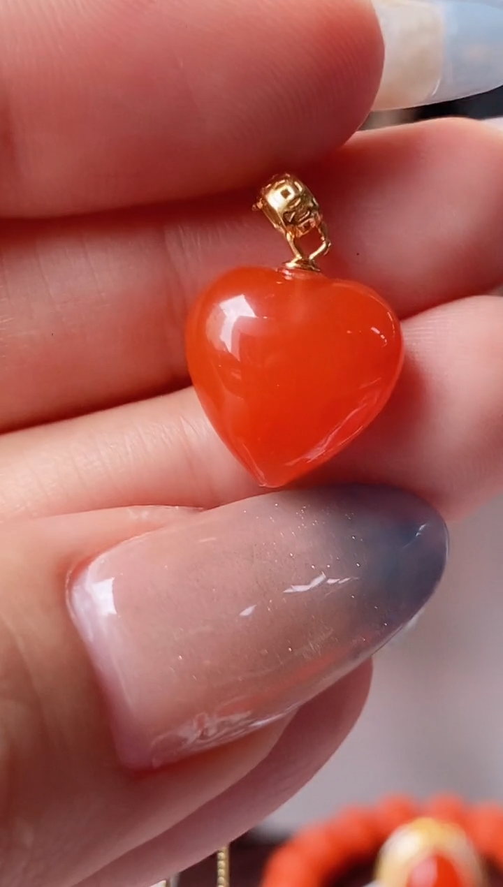 吊坠(不含链)未镶嵌南红玛瑙保山河湾冰红南红爱心吊坠