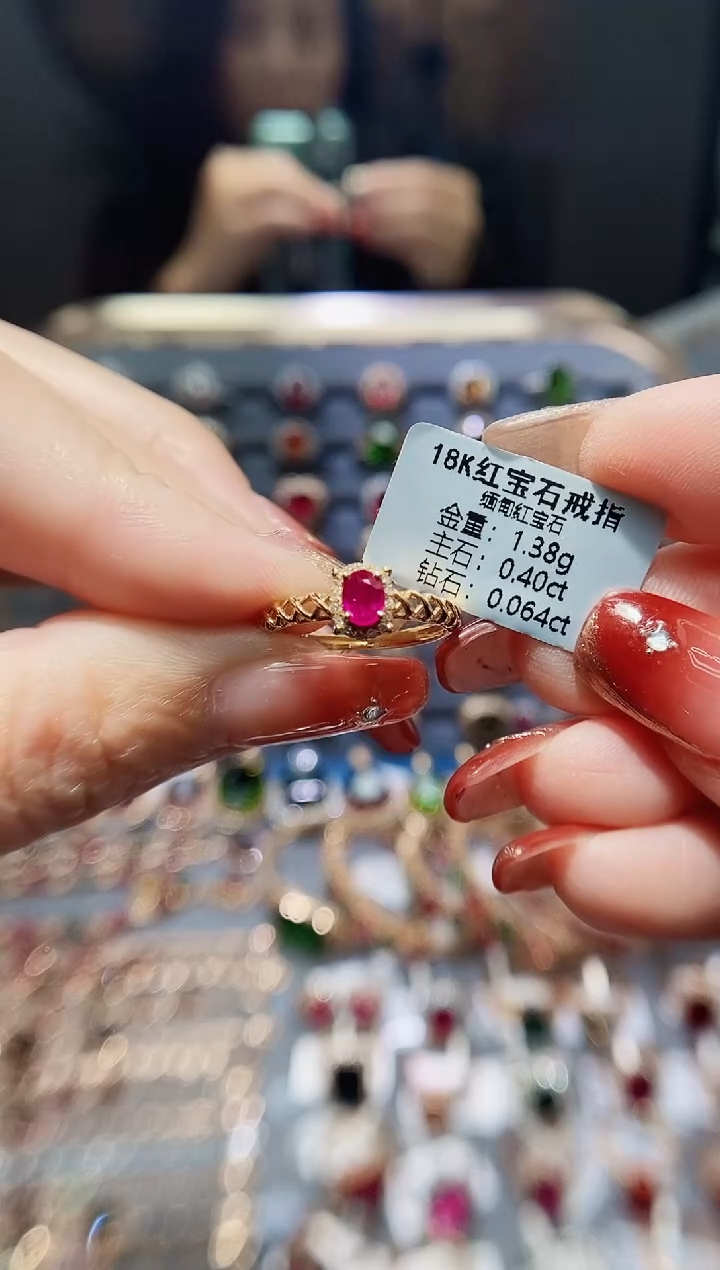 【闪购商品】红宝石戒指18K金镶嵌0.40.