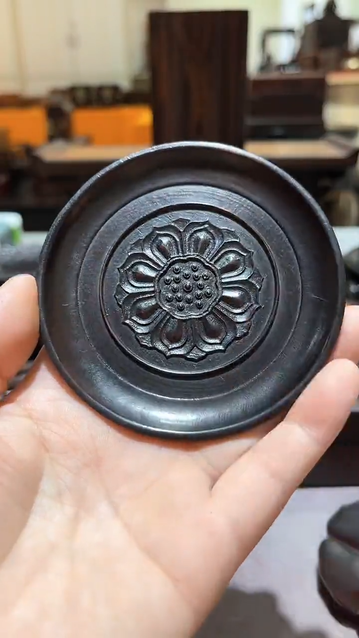 木精品木雕精工细作