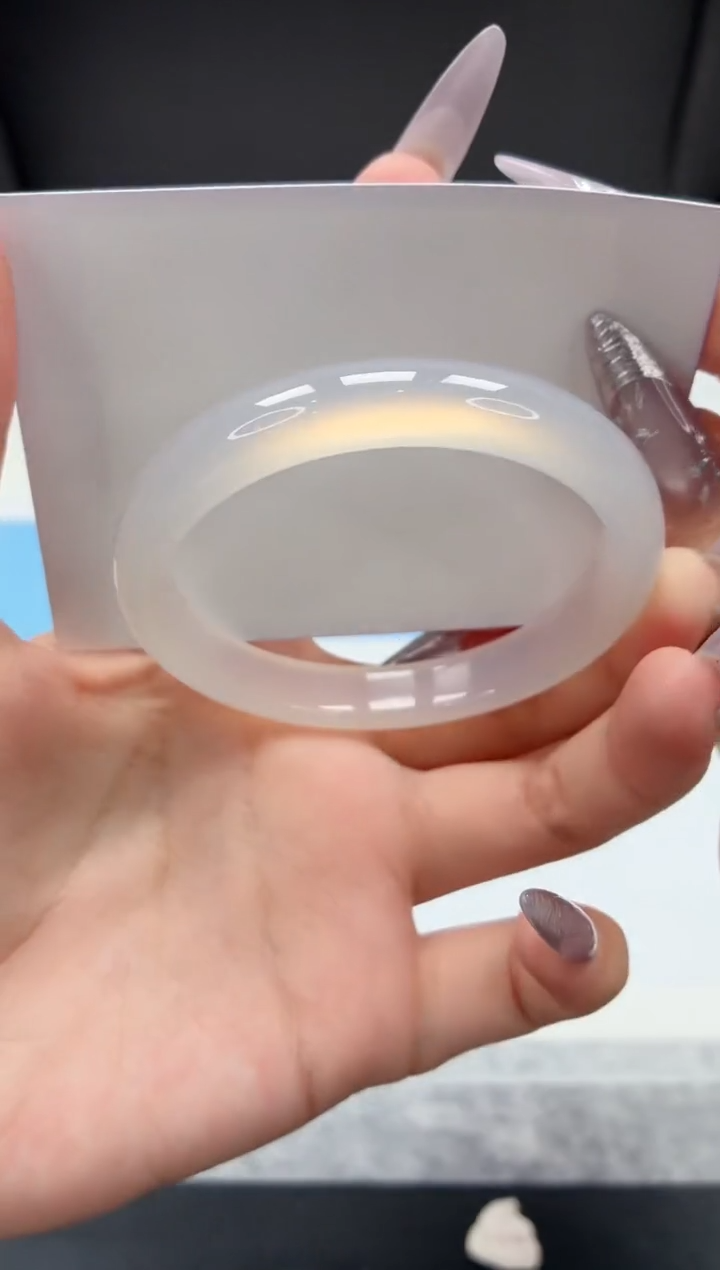 石英质玉手镯未镶嵌69/荔枝56.2