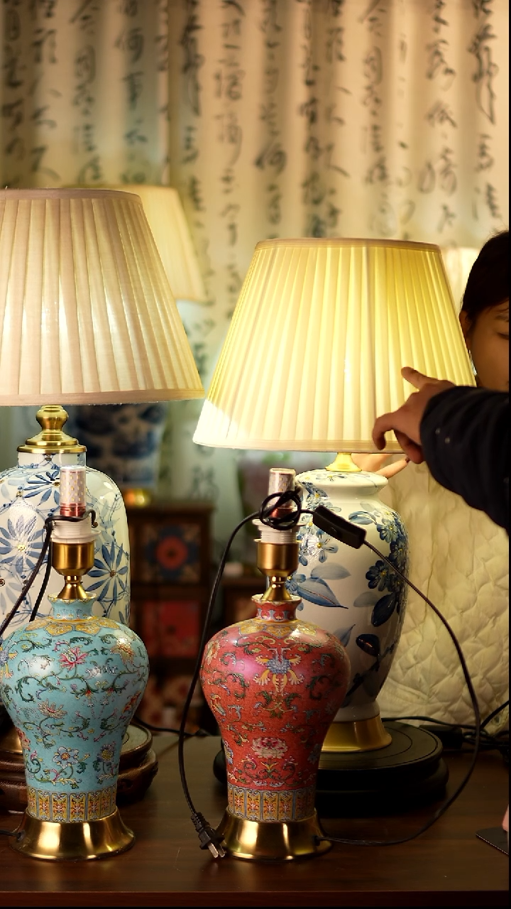 圆形款红3淡蓝2绿2小雏菊2，茶花60cm