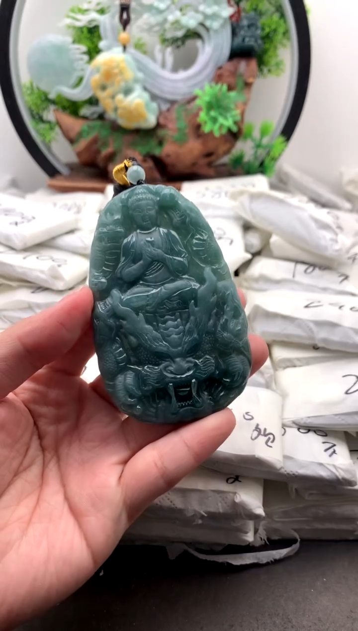 【闪购商品】翡翠颈饰未镶嵌大日如来