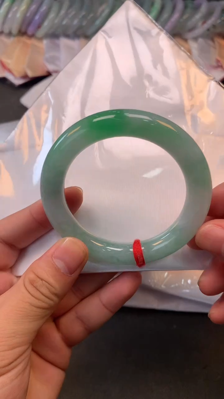 【闪购商品】翡翠手镯（圆镯）未镶嵌手镯