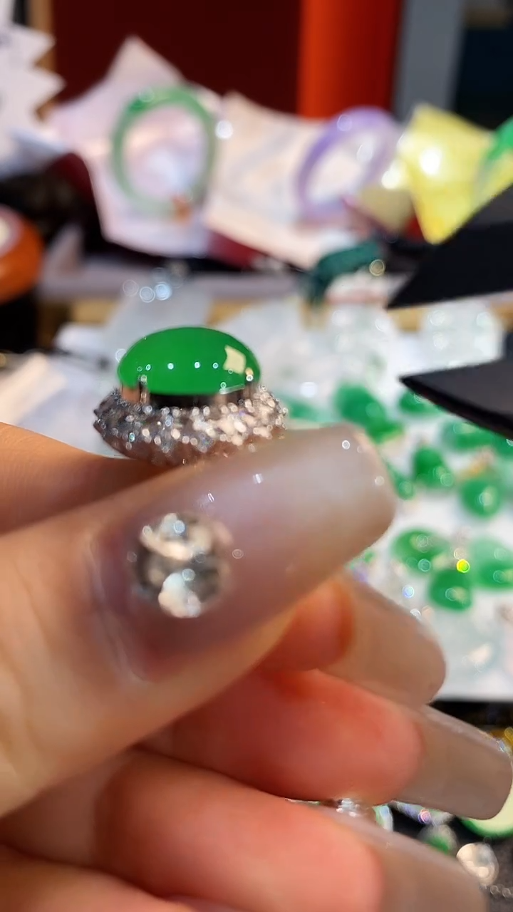 【闪购商品】翡翠戒指18K金镶嵌戒指12.8艳阳色