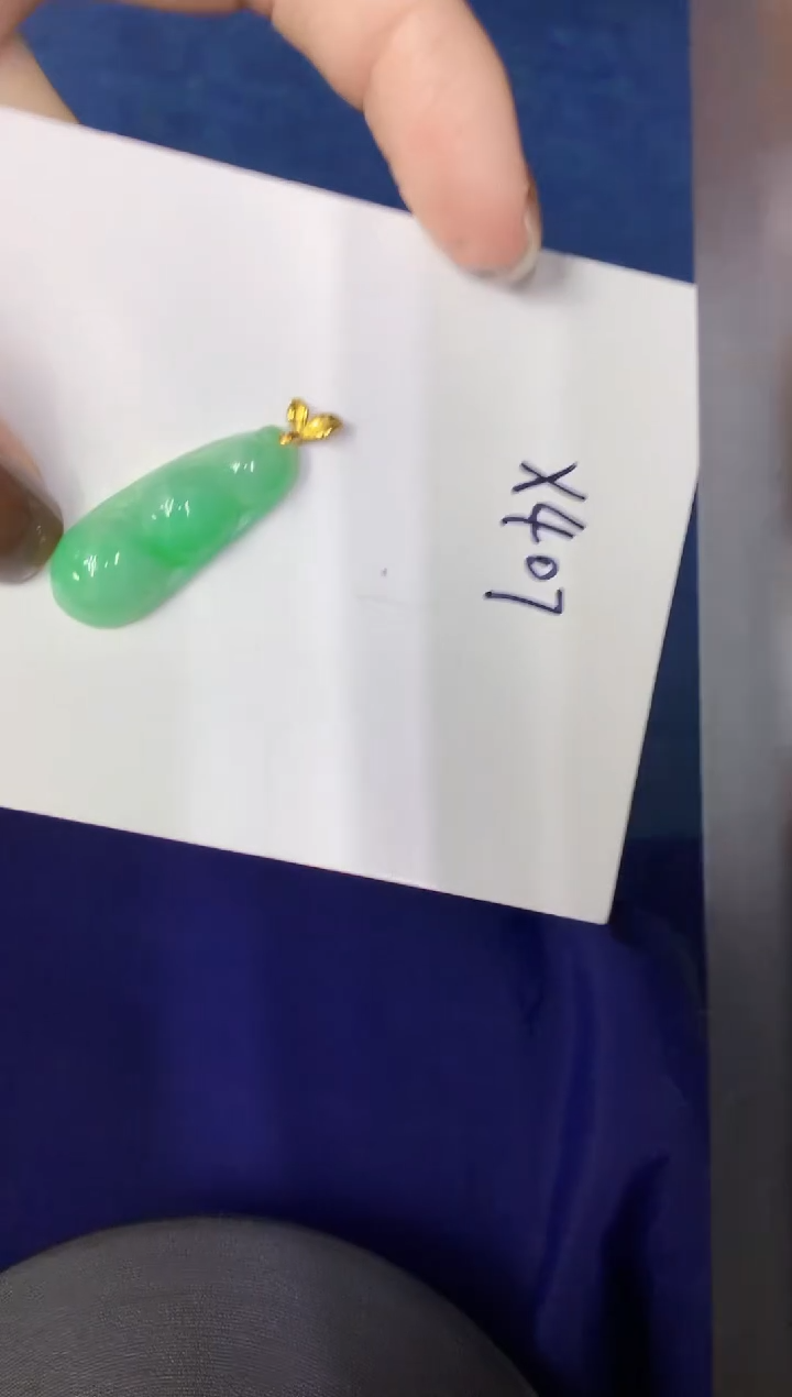 颈饰18K金镶嵌翡翠缅甸天然翡翠A货