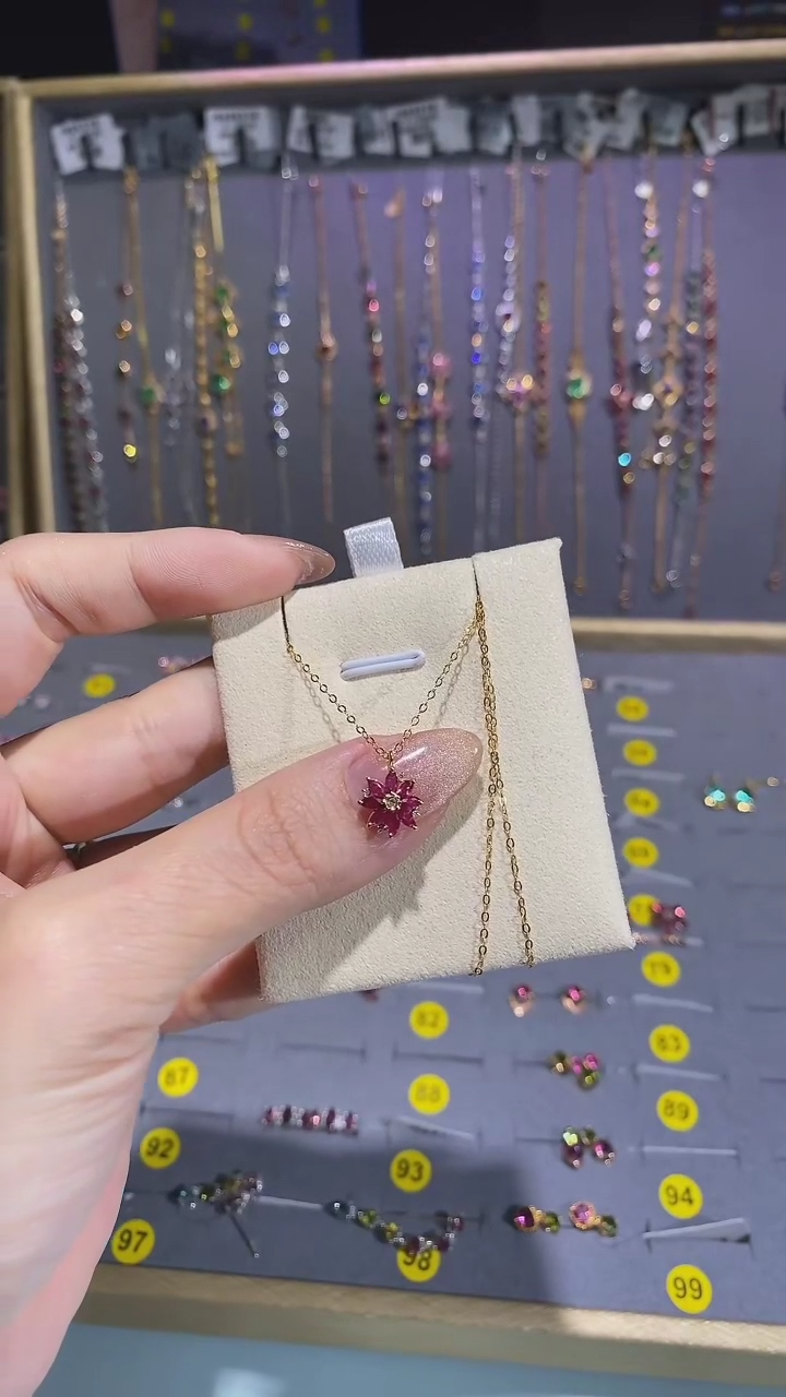 【闪购商品】红宝石颈饰18K金镶嵌项链