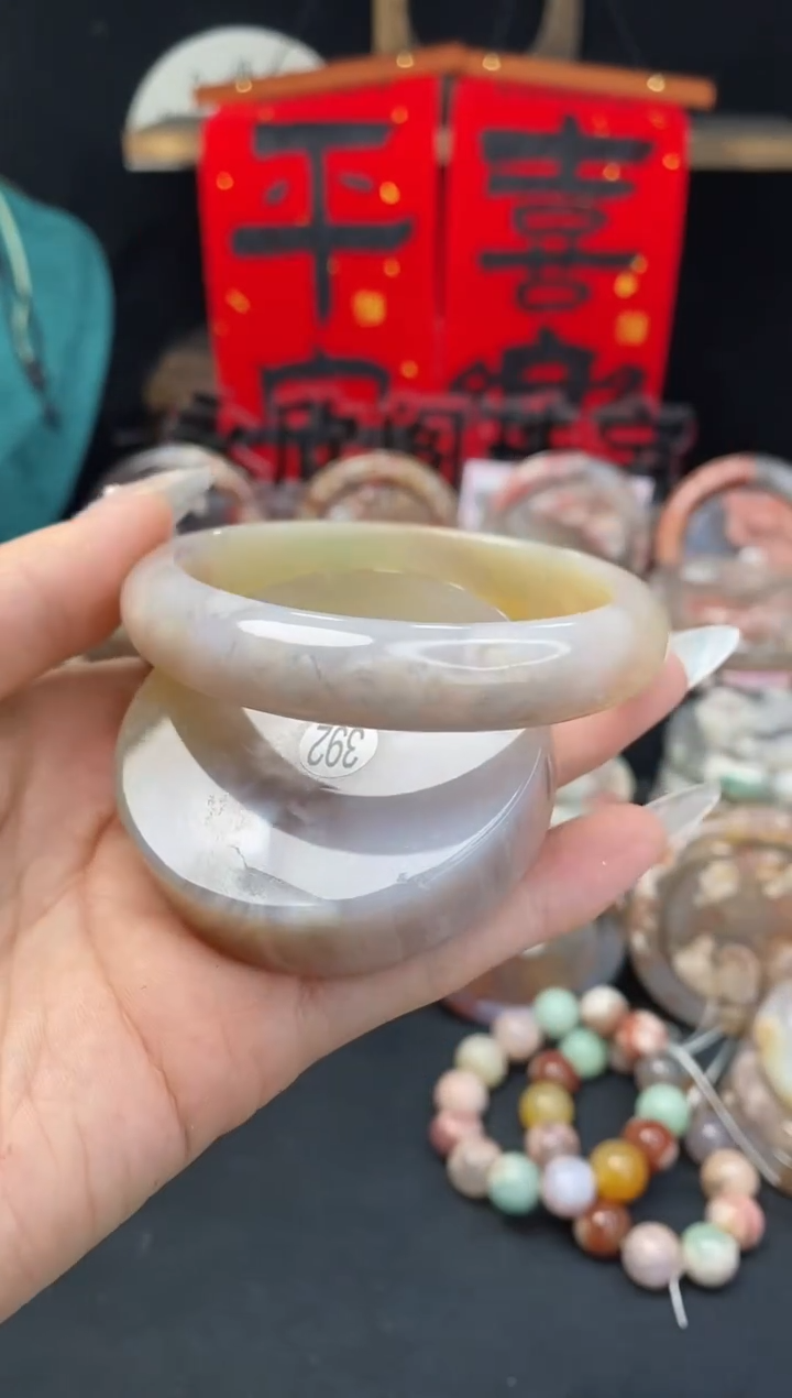 【闪购商品】石英质玉手镯（圆镯）未镶嵌58