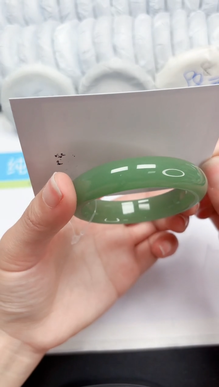 【闪购商品】石英质玉手镯未镶嵌96-52.7