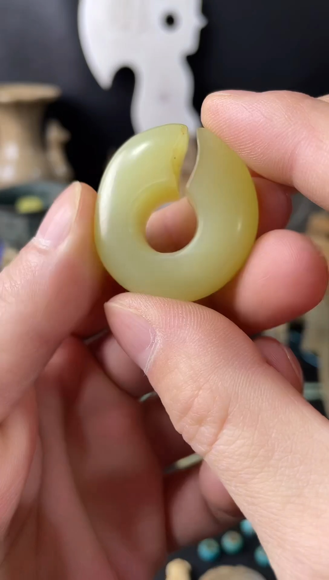 未镶嵌岫岩河磨玉（透闪石质玉）挂件1