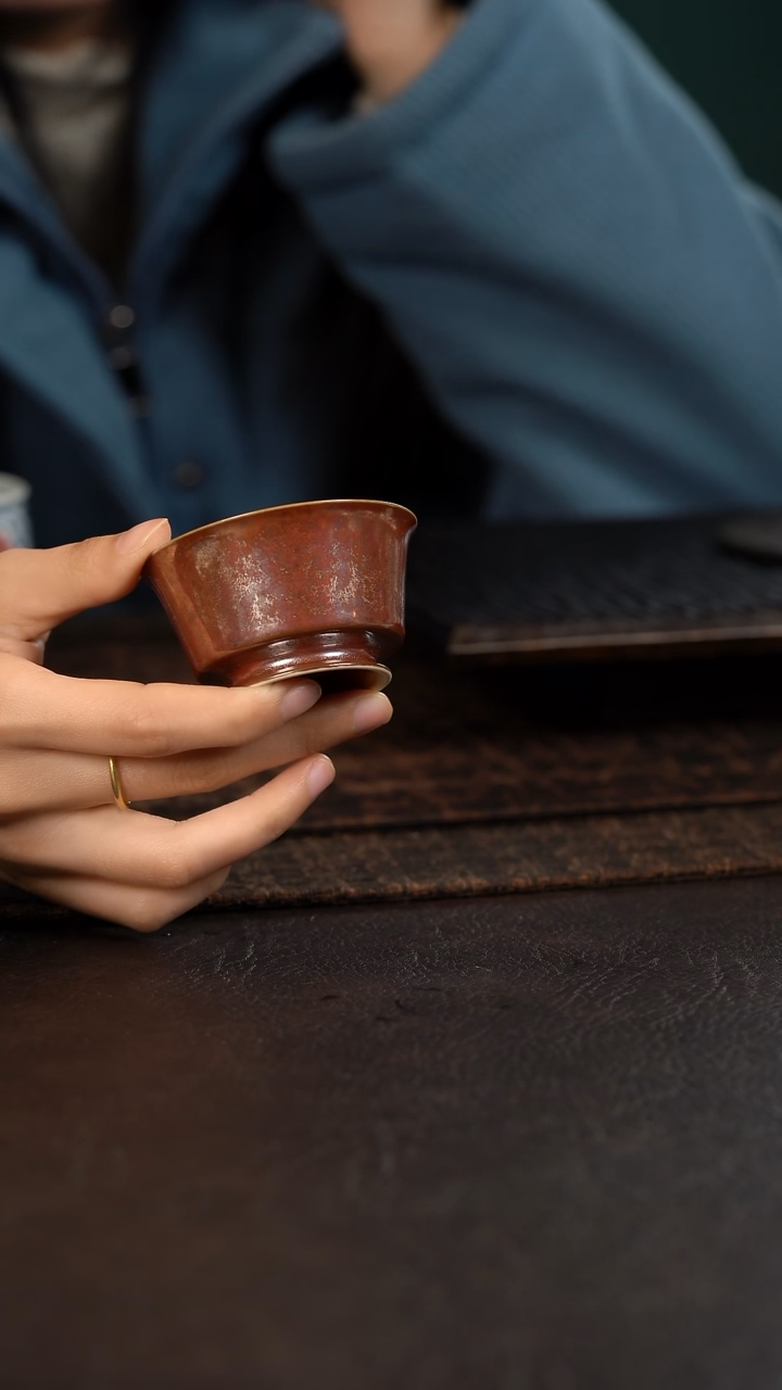 【闪购商品】杯聚澜堂红金花马蹄杯
