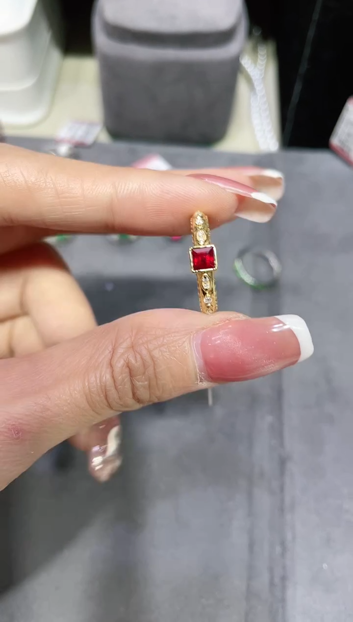 【闪购商品】红宝石戒指18K金镶嵌·