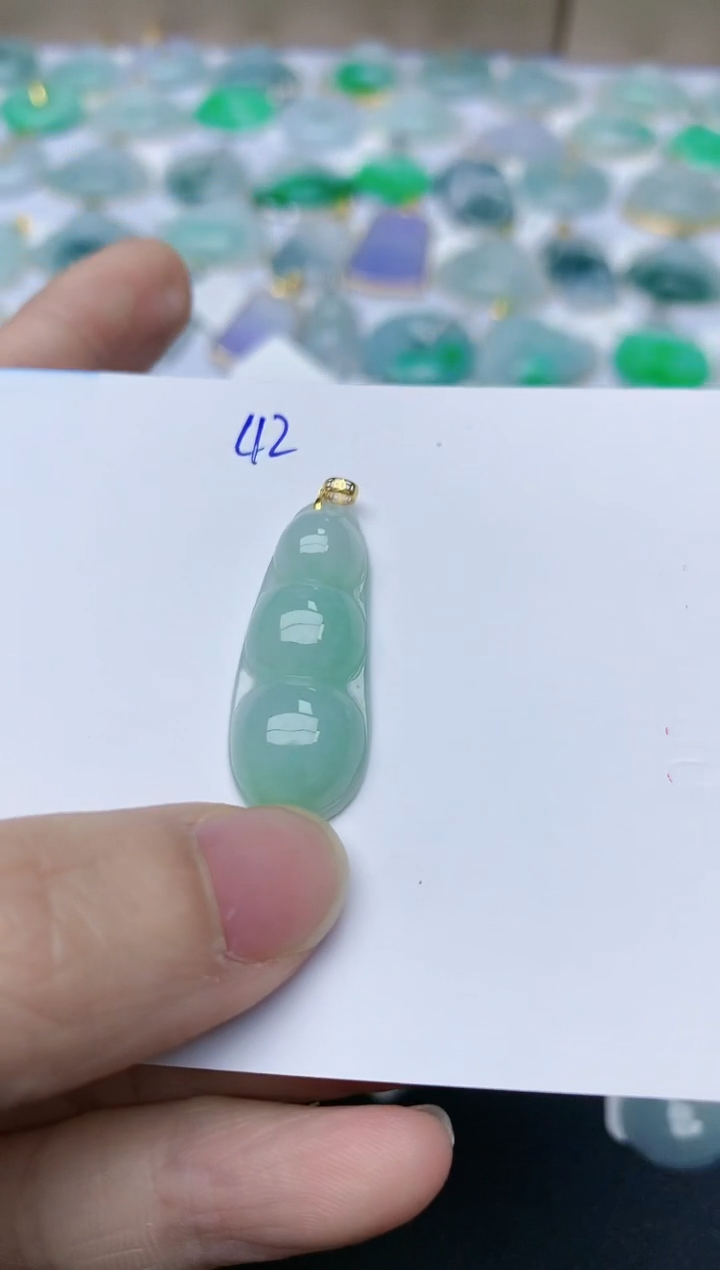 【闪购商品】翡翠颈饰18K金镶嵌天然翡翠A货    