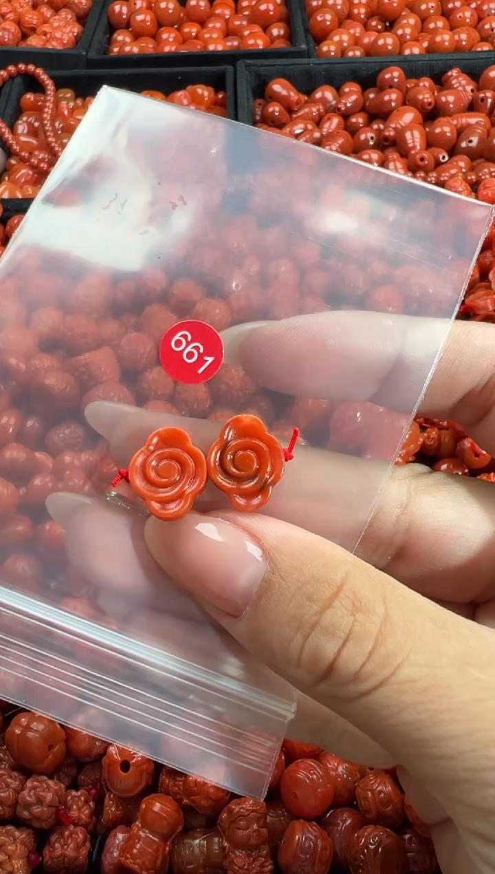 颈饰未镶嵌南红玛瑙1