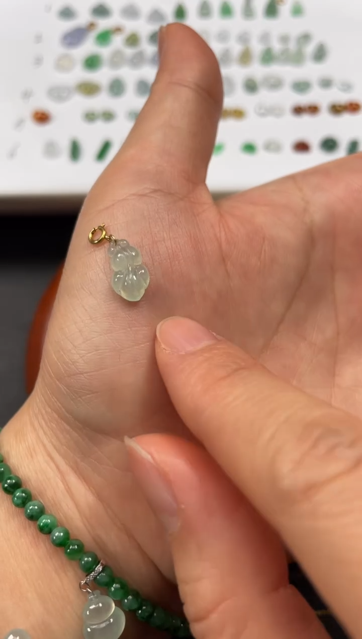 吊坠(不含链)18K金镶嵌翡翠一个JK680