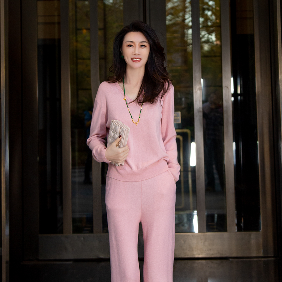 EDFNOT/杨红霞汝意TSYR嫩桃粉V领羊绒上衣