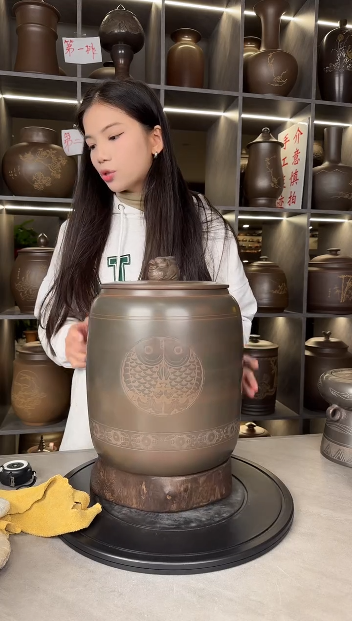 【闪购商品】罐本陶手作坭兴陶8-10斤装双鱼罐瑕疵翘盖