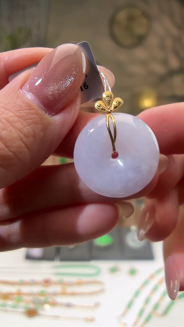 颈饰18K金镶嵌翡翠平安扣