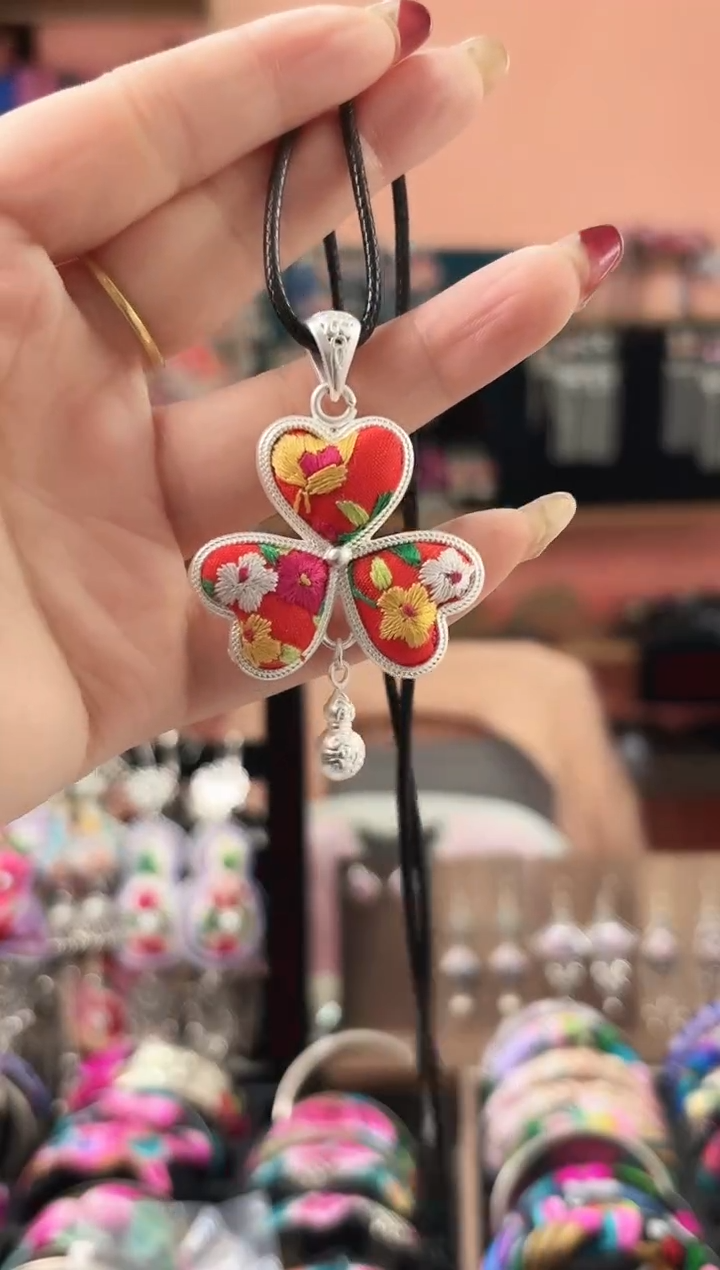 织绣艺枝独绣手工饰品8
