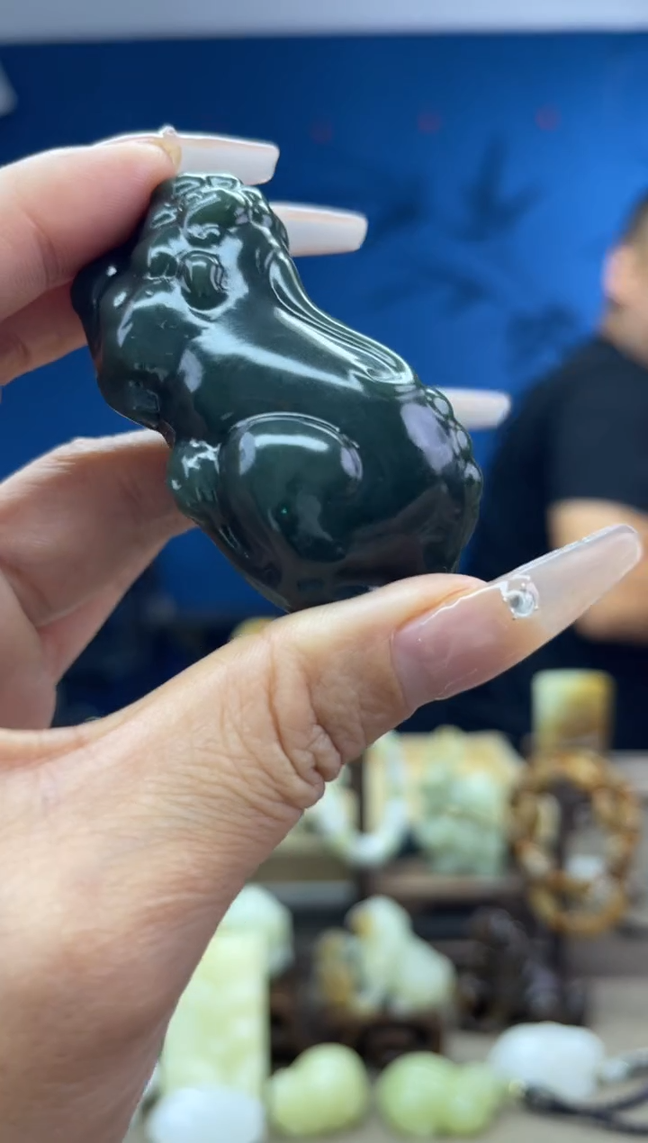 和田玉未镶嵌颈饰1